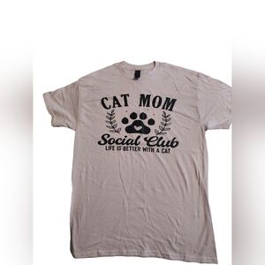 Cat Mom Social Club Cotton Light Pink T-Shirt NWOT Size Medium